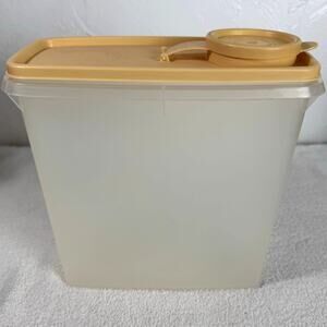 Tupperware Wheat Pour Top Lid Cereal Container Vintage 8"